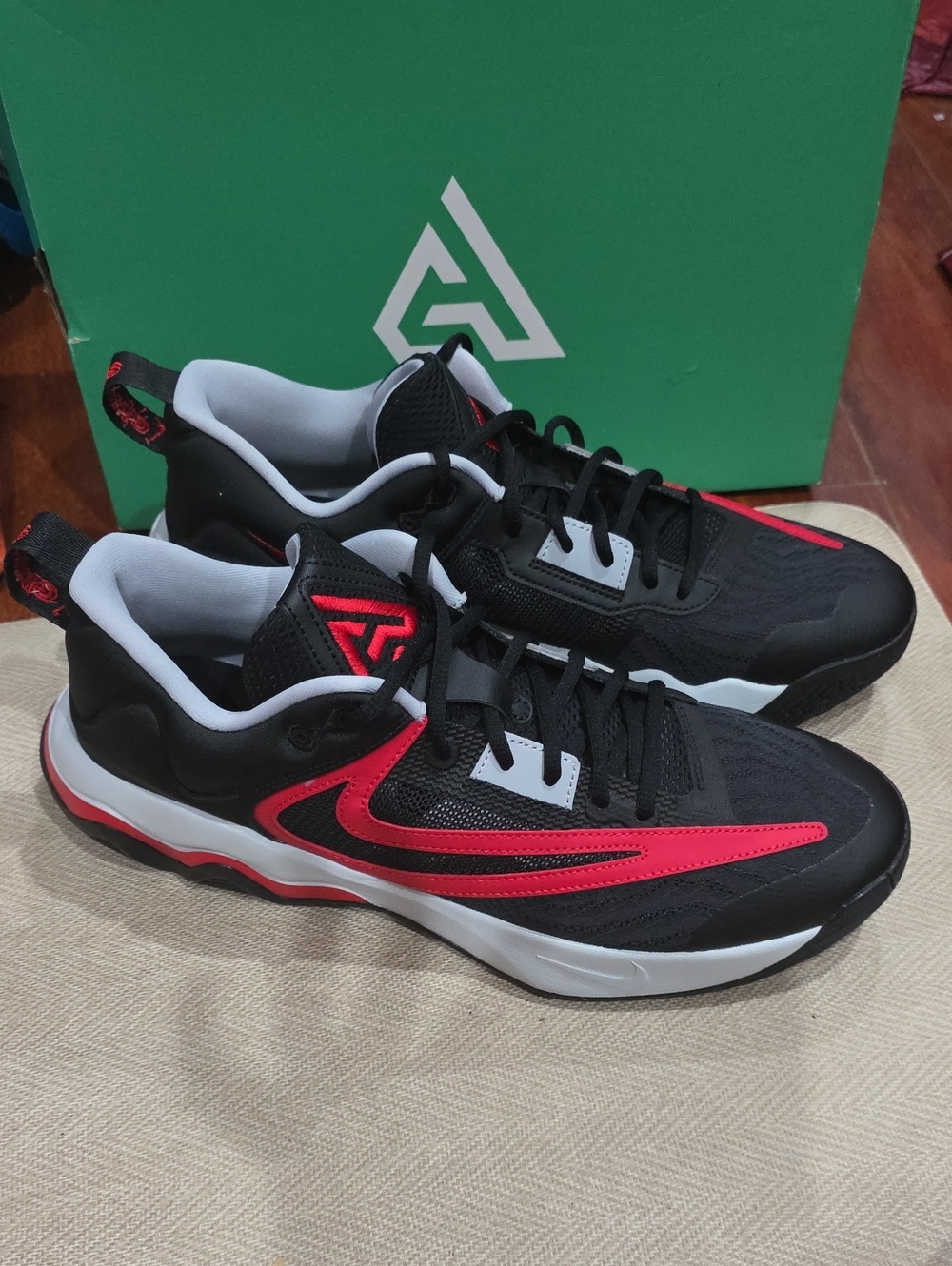 NWB Men's Size 12 Giannis Immortality 3